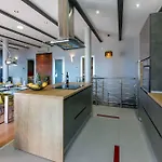 In 5597 Apartment *