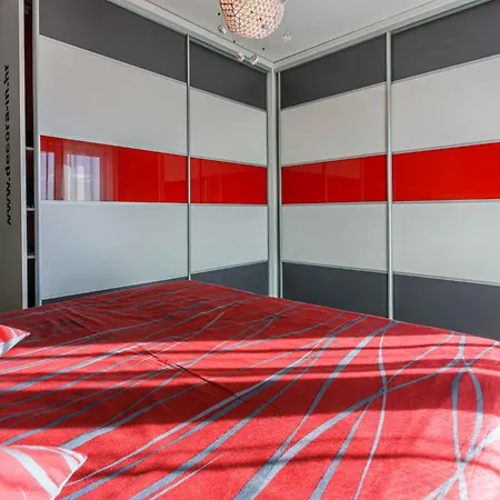 Apartment In 5597 *