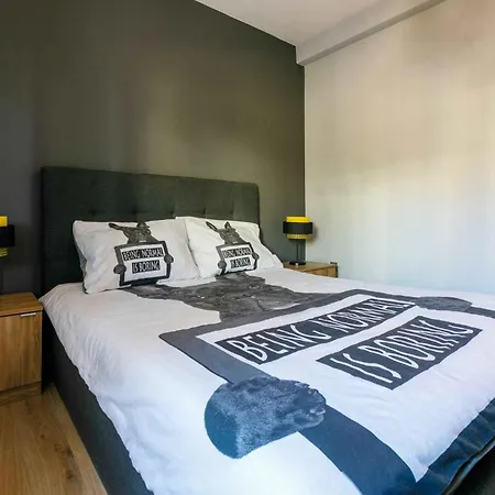 In 5597 Apartment *