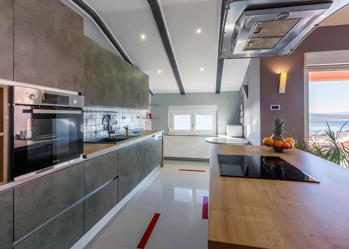 Apartment In 5597 Crikvenica